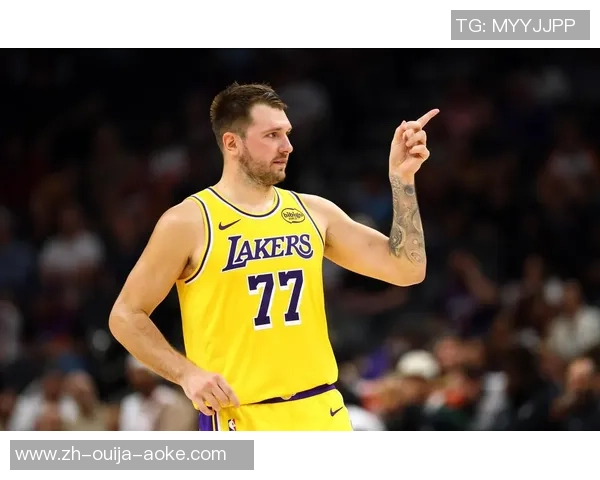 湖人14分完胜！东契奇24+12艾顿全队榜首，里夫斯31+7，斯玛特10中1